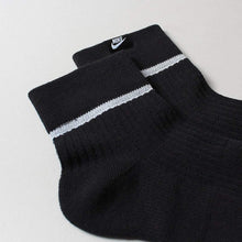 Load image into Gallery viewer, Nike Sportswear Sneaker Sox Essential Ankle Socks
